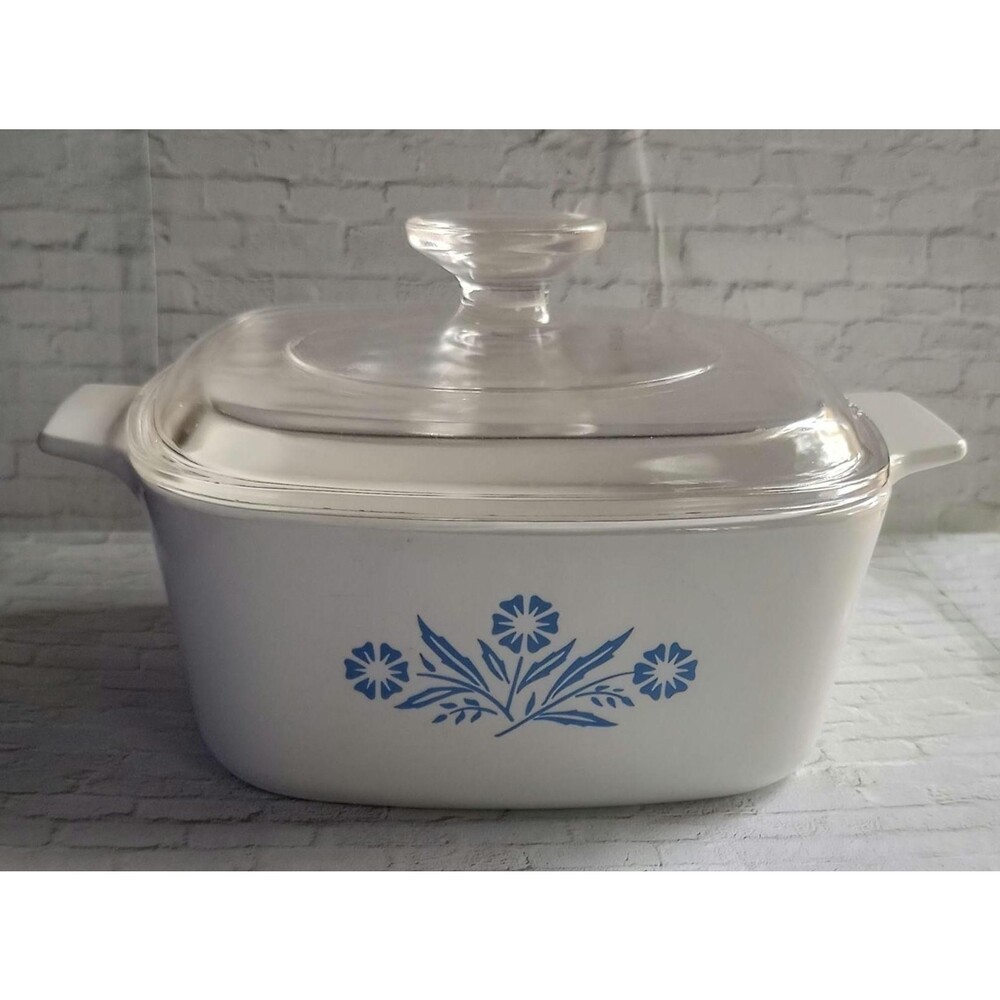 Corning Ware Blue Cornflower 1.5 Quart Casserole Dish with Glass Top Vintage